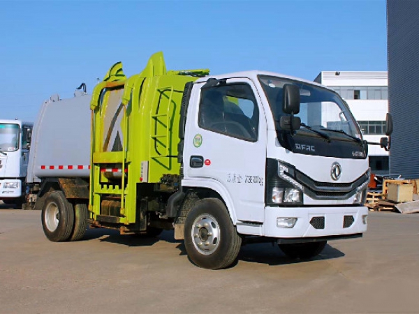 東風小多利卡國六6方自裝卸（掛桶）式垃圾車