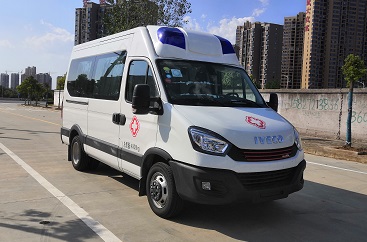程力威牌CLW5042XJHNJ6型救護車
