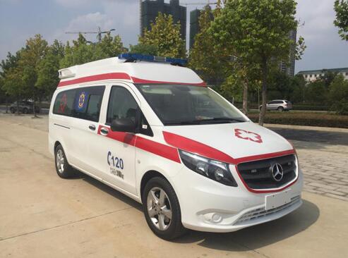 程力威牌CLW5030XJHCD6型救護車