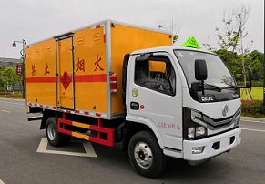 程力威牌CLW5040XRQE6型易燃氣體廂式運輸車