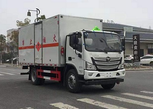 程力威牌CLW5120XRYB6型易燃液體廂式運輸車
