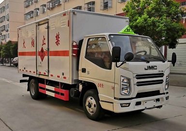 程力威牌CLW5041XRYJ6型易燃液體廂式運輸車