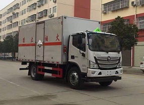 程力威牌CLW5120XFWB6型腐蝕性物品廂式運輸車